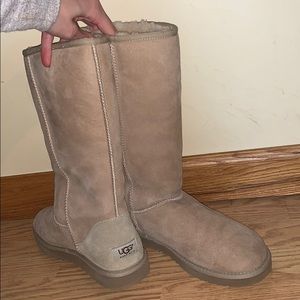 tall sand uggs size 9!